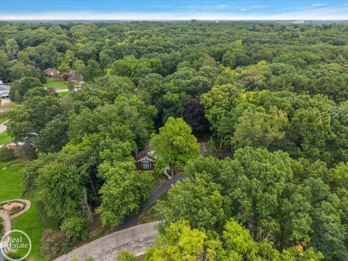 523 Ridgewood Road