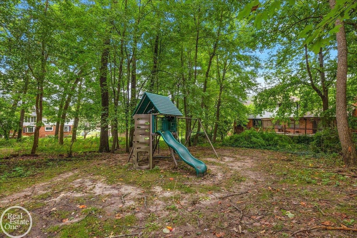 523 Ridgewood Road
