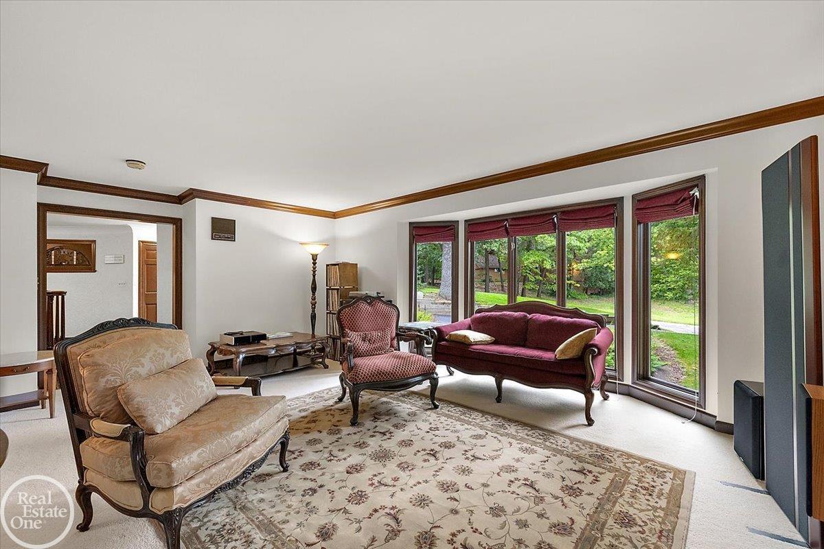 523 Ridgewood Road