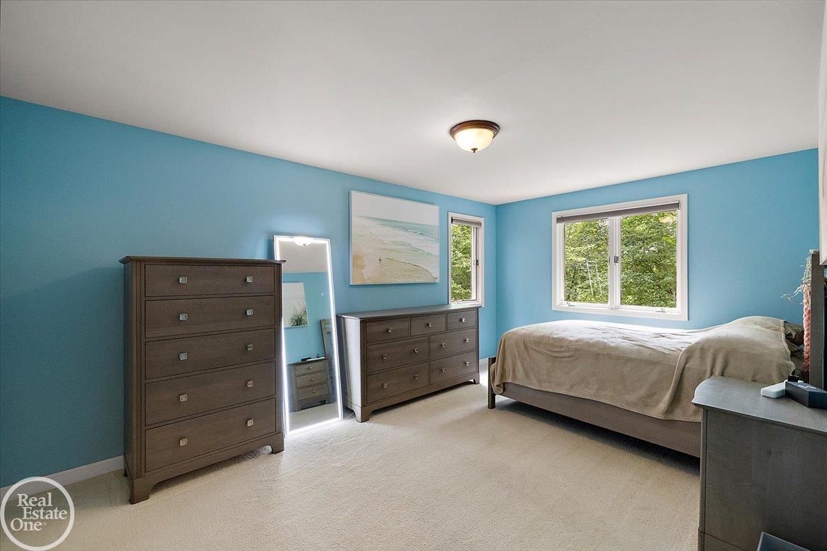 523 Ridgewood Road