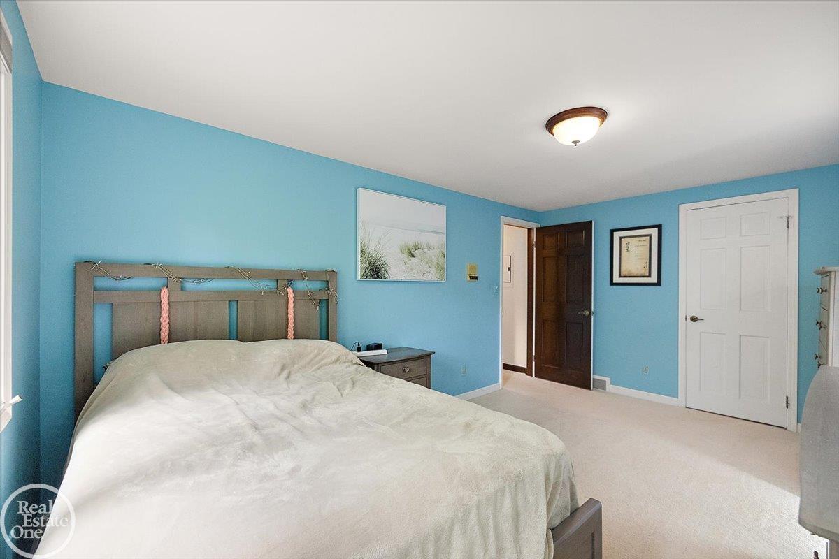 523 Ridgewood Road