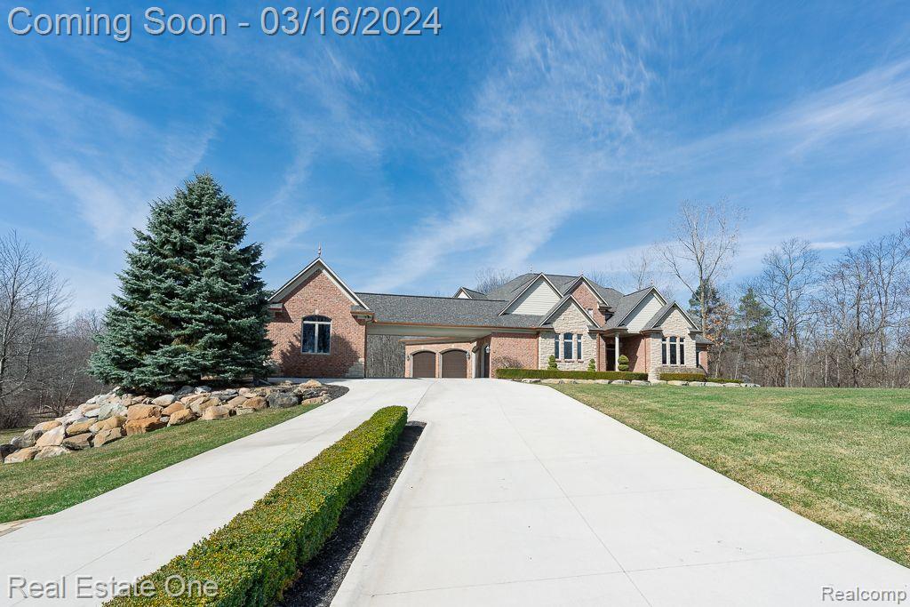 1832 N Rochester Road