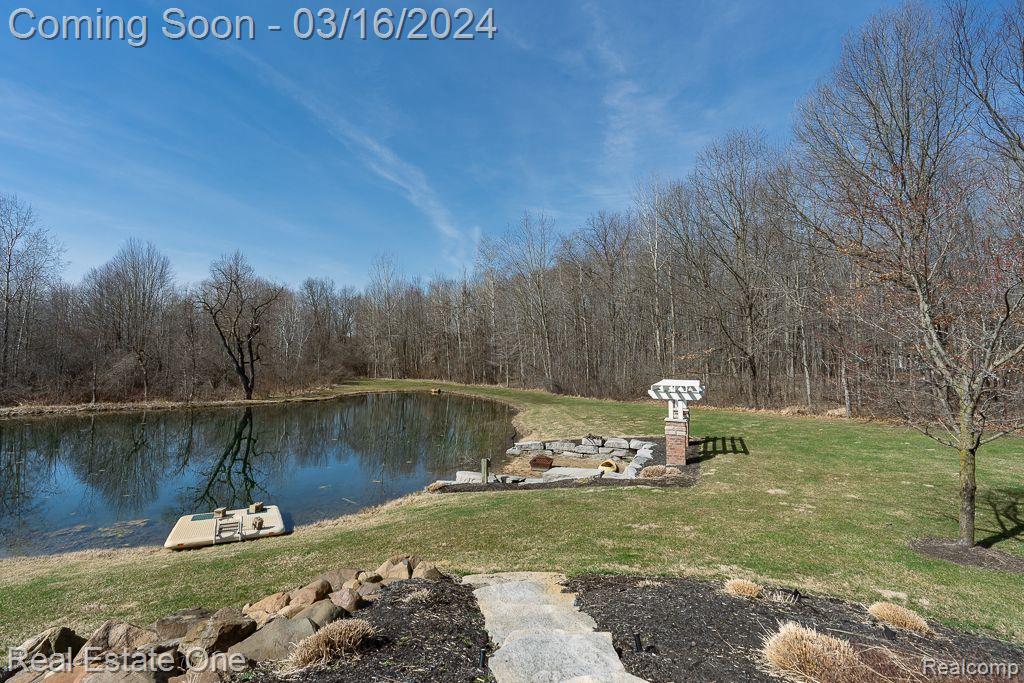 1832 N Rochester Road