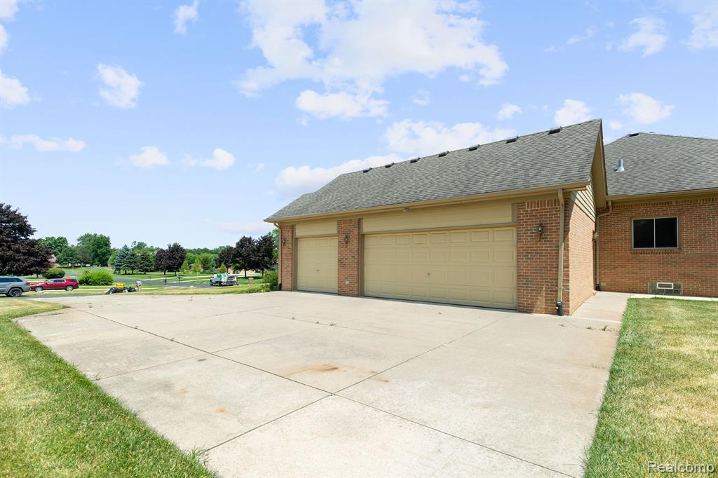 71064 Burlison Lane