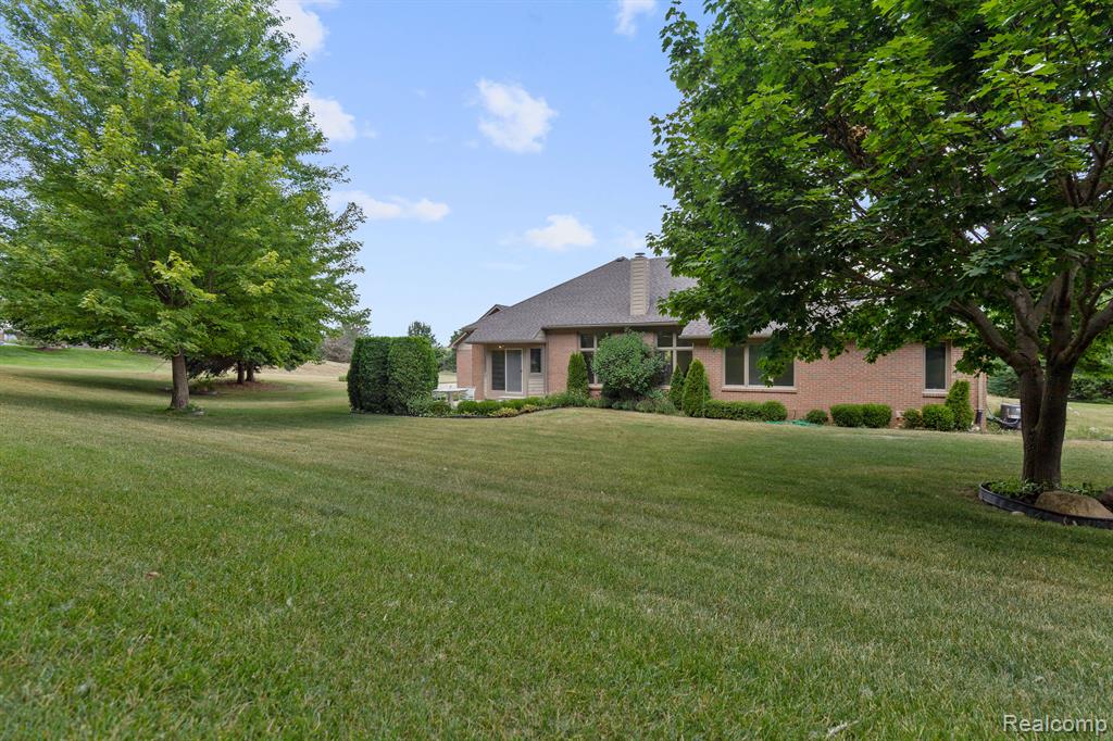 71064 Burlison Lane