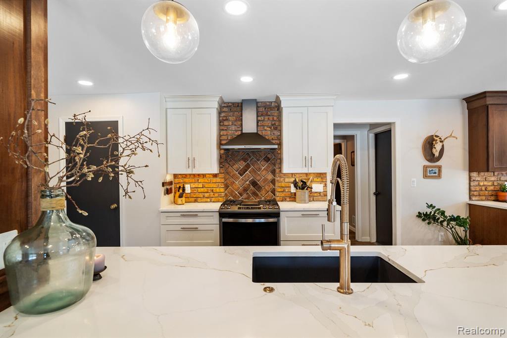 72000 Lassier Road
