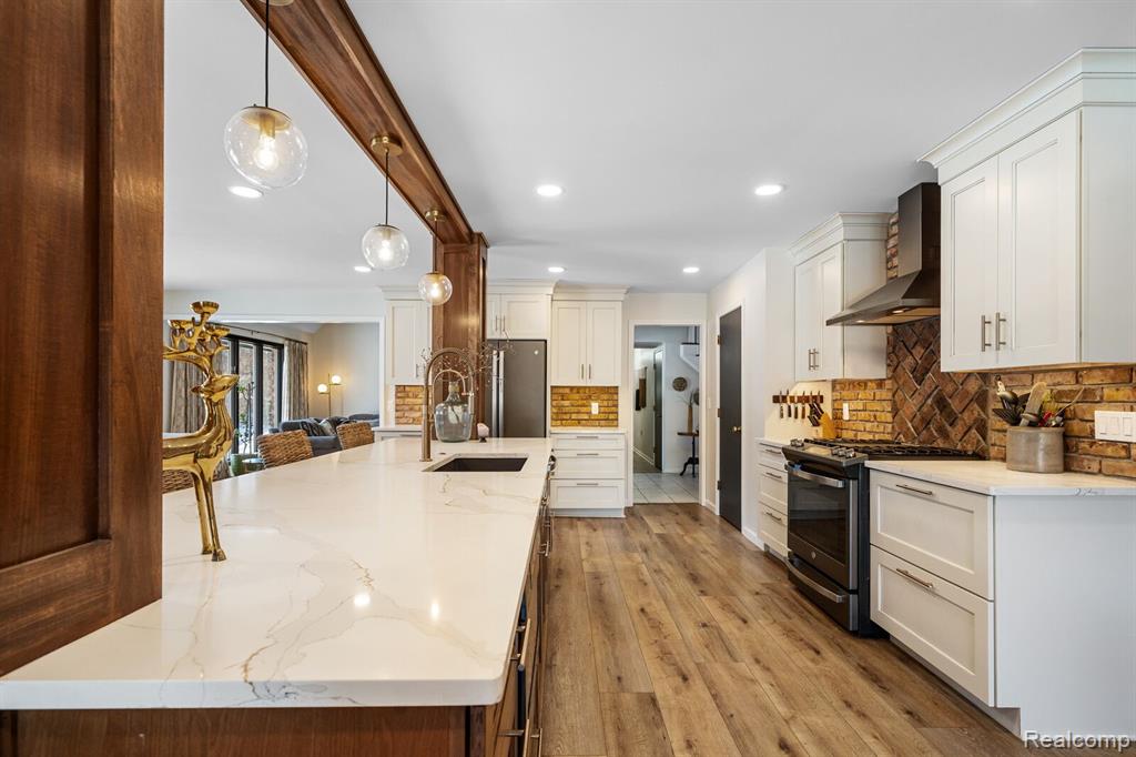 72000 Lassier Road