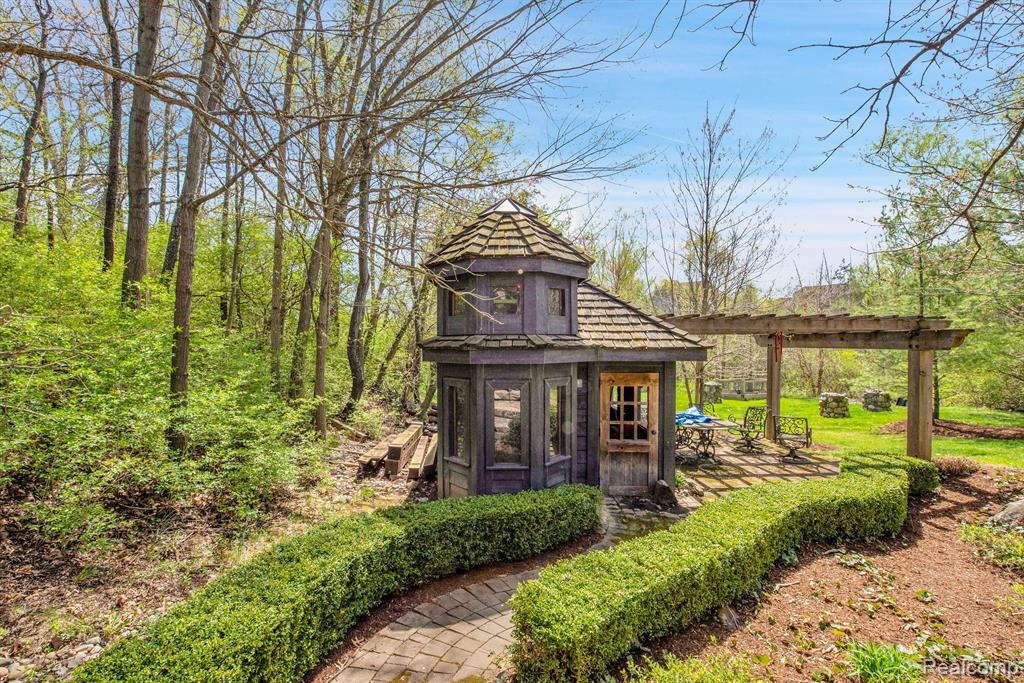 1168 Autumnview Drive