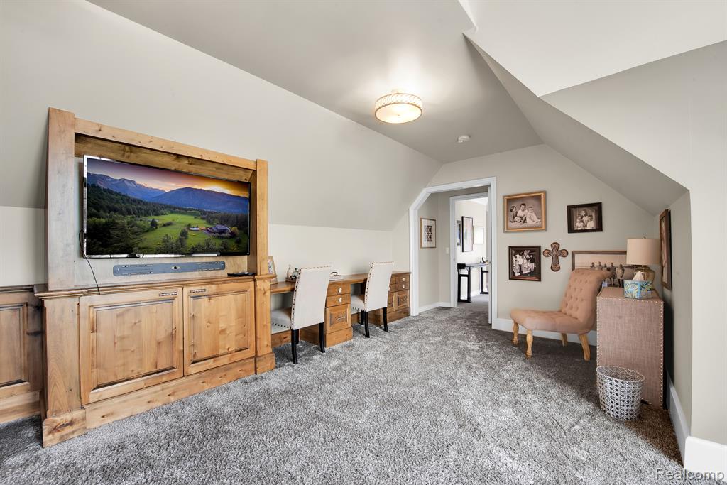 1168 Autumnview Drive