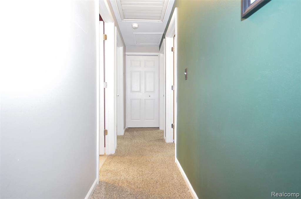 3851 Mapleleaf Road
