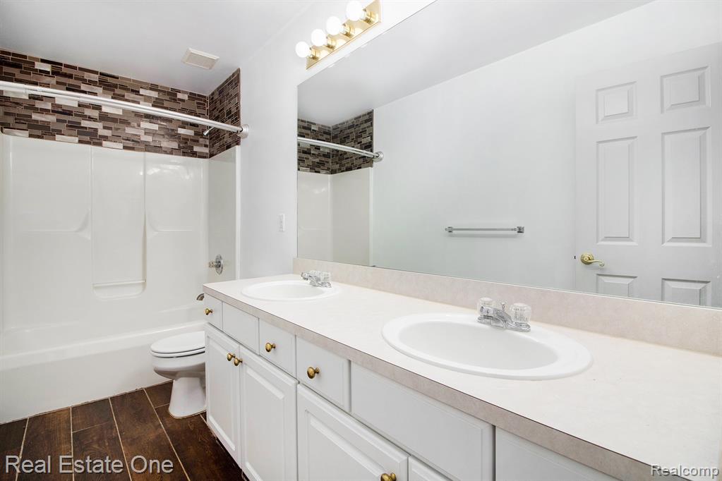 3464 Kossuth Court
