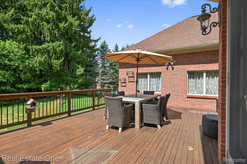 1231 Deer Path Trail
