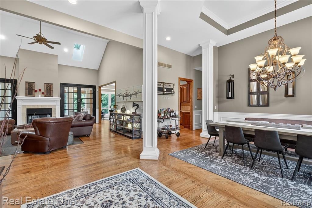 1231 Deer Path Trail