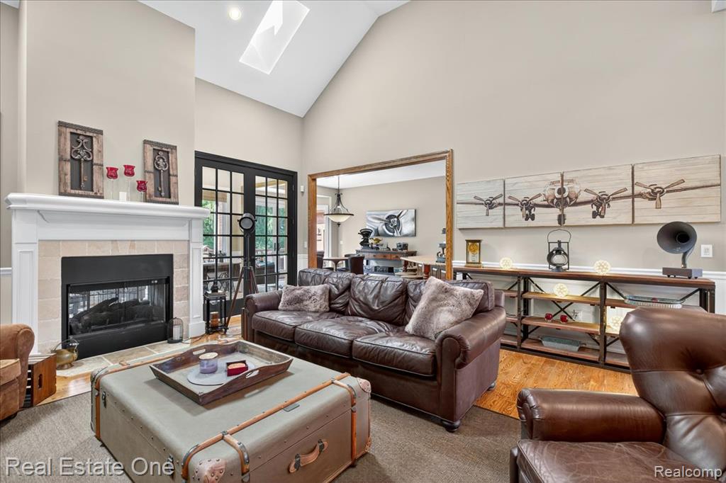 1231 Deer Path Trail
