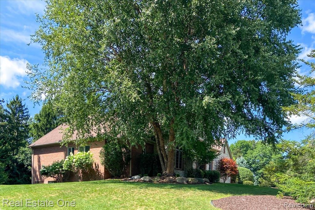 1231 Deer Path Trail