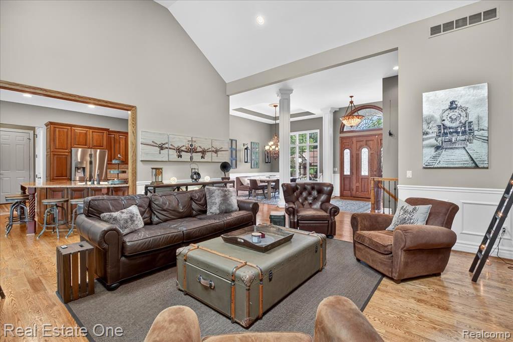 1231 Deer Path Trail