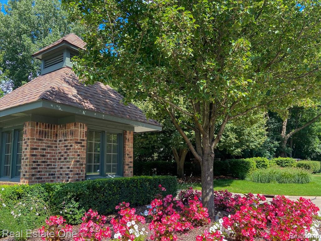 1231 Deer Path Trail