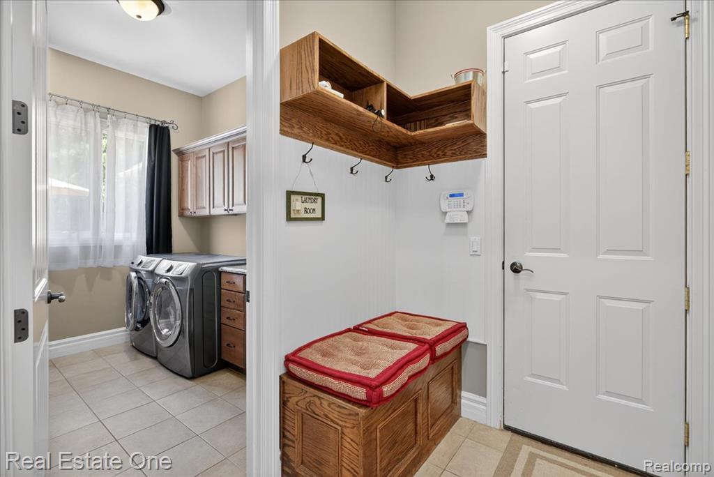 1231 Deer Path Trail