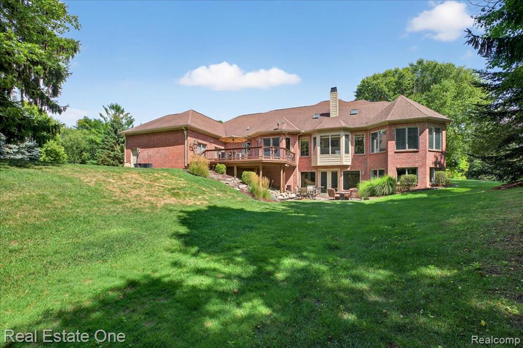 1231 Deer Path Trail