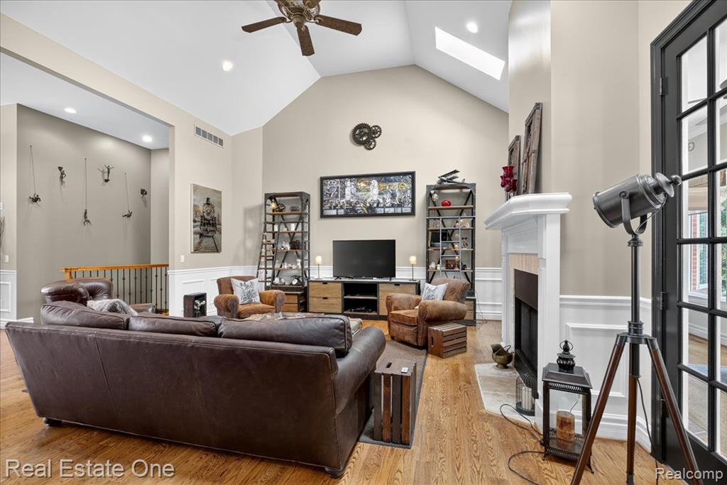 1231 Deer Path Trail
