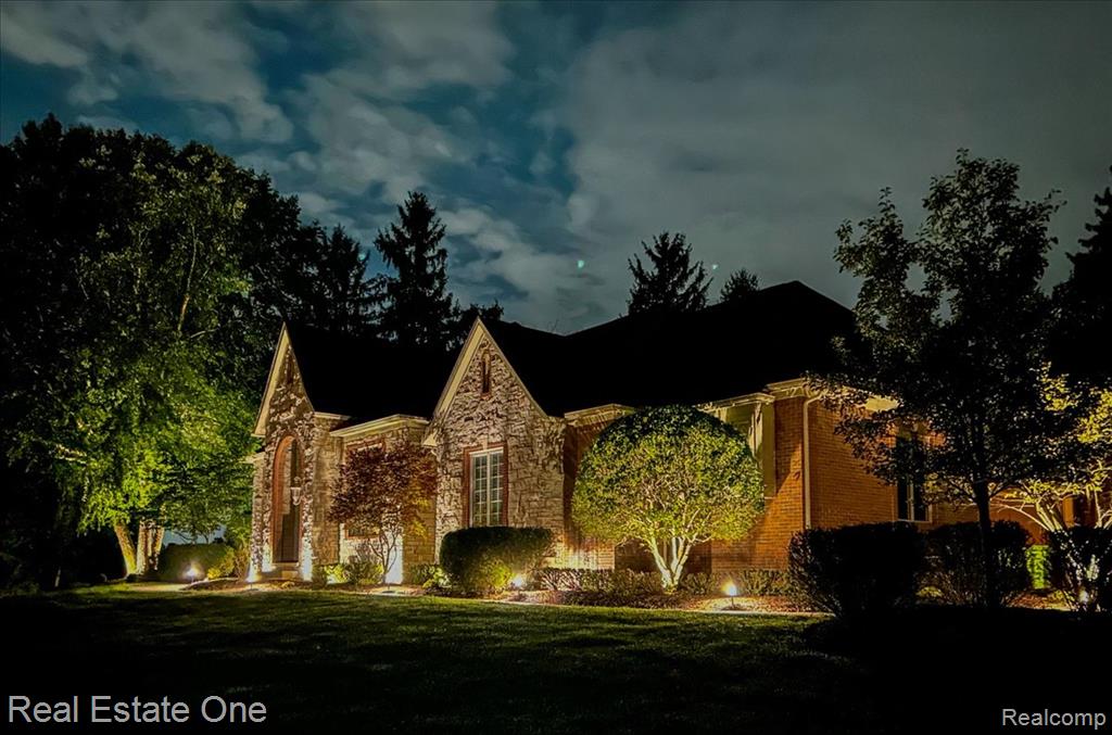 1231 Deer Path Trail