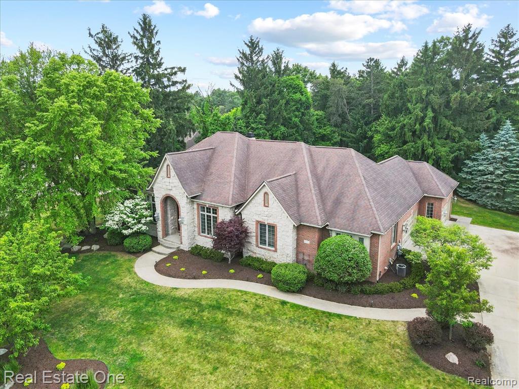 1231 Deer Path Trail