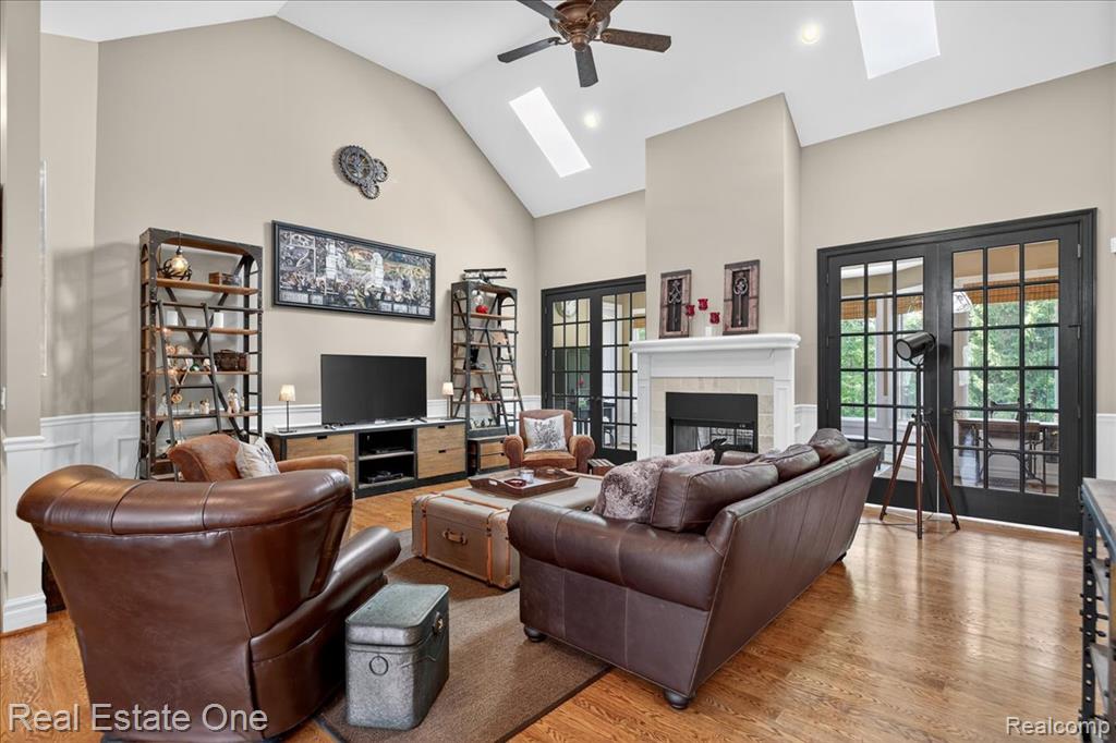 1231 Deer Path Trail