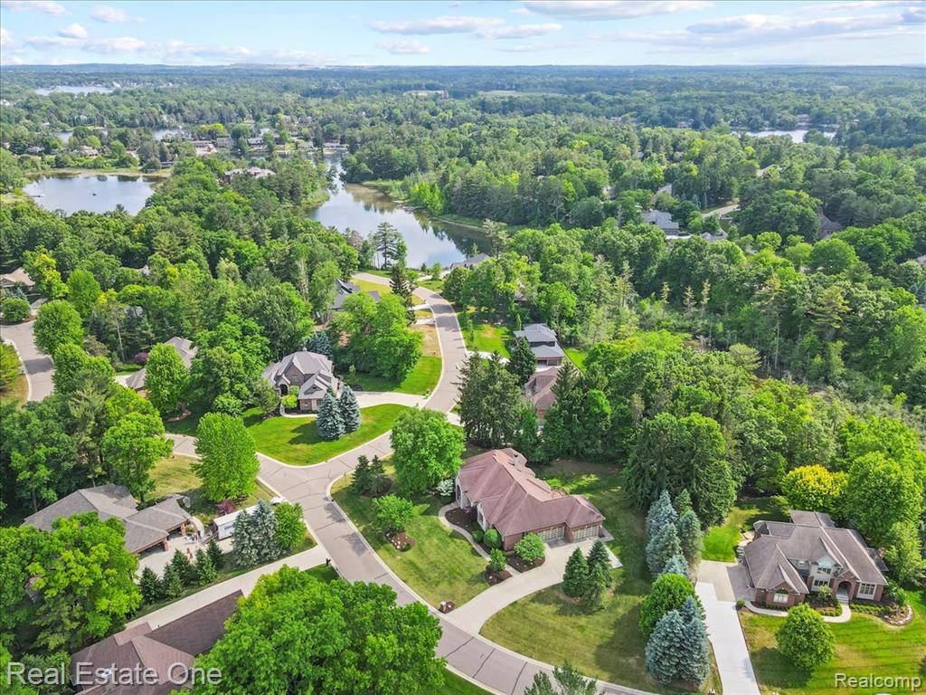 1231 Deer Path Trail