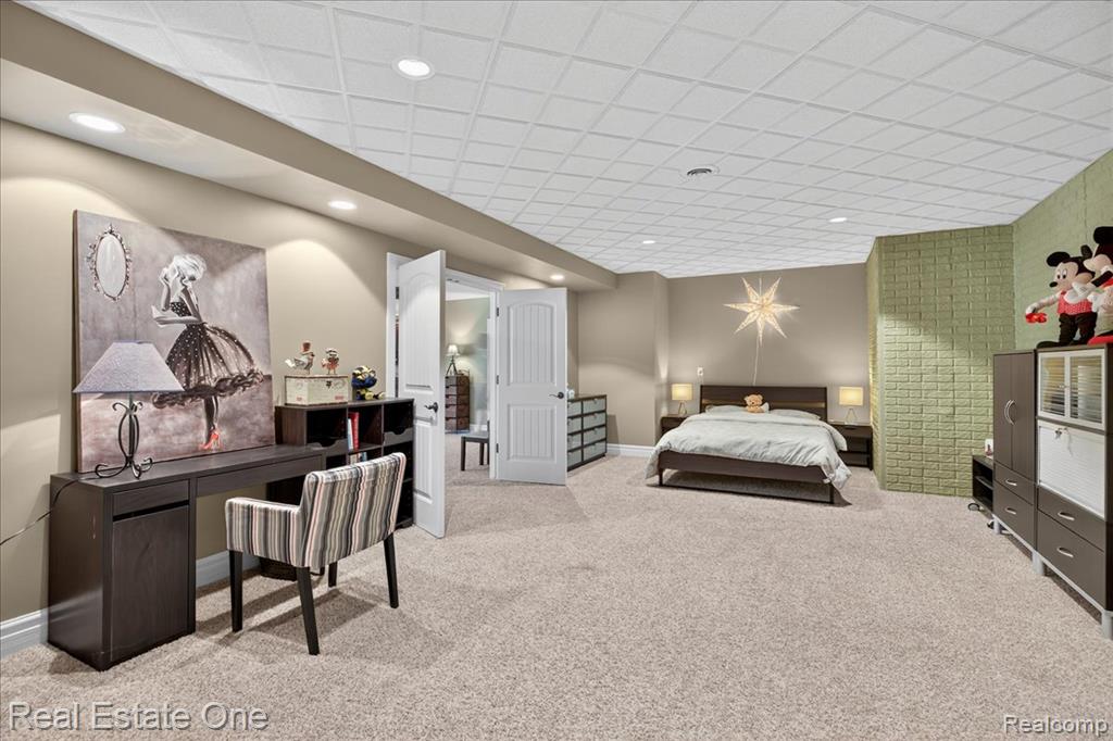 1231 Deer Path Trail