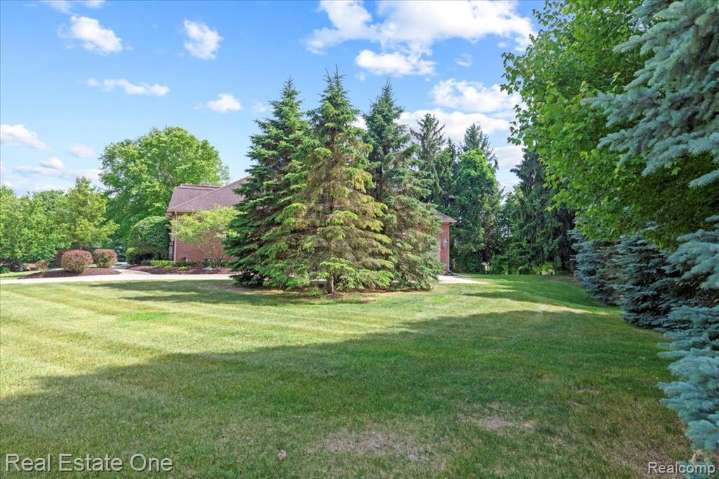 1231 Deer Path Trail