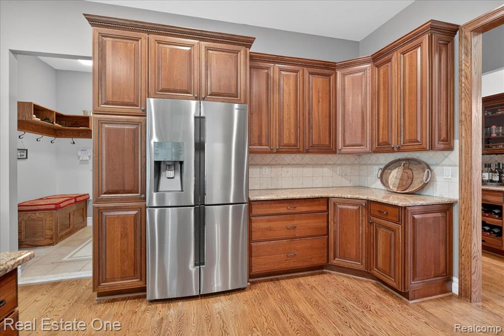 1231 Deer Path Trail