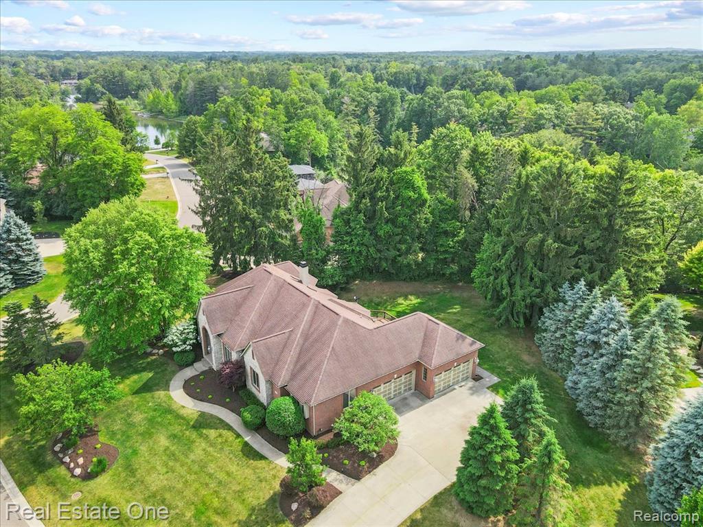 1231 Deer Path Trail