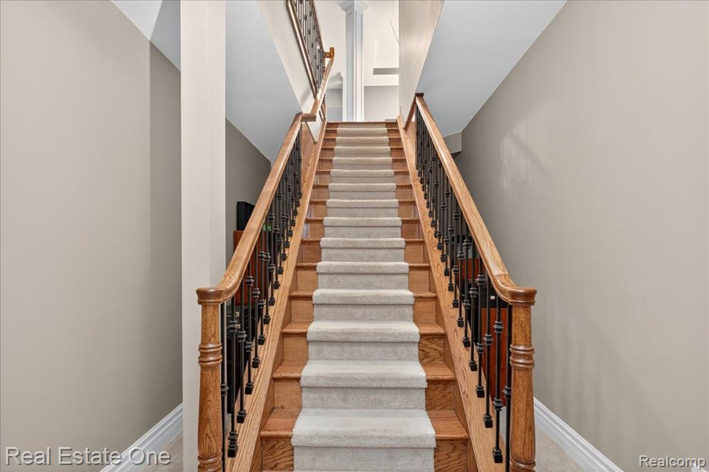 1231 Deer Path Trail