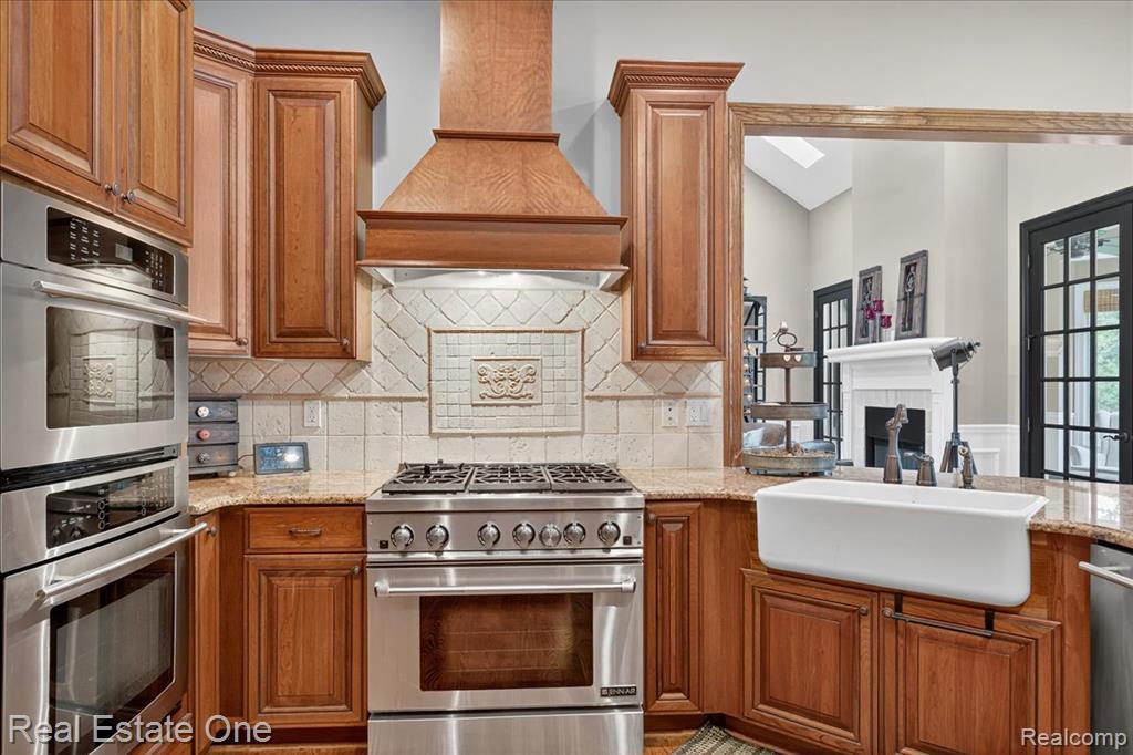 1231 Deer Path Trail