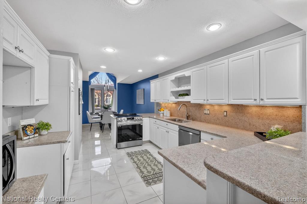 15850 Angelo Lane
