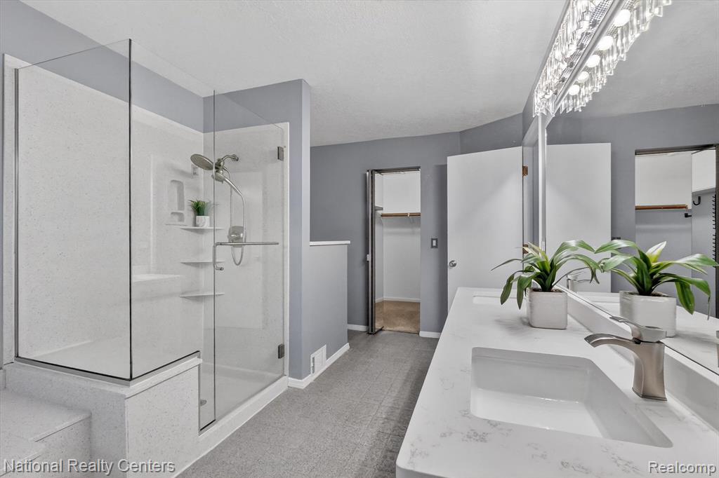 15850 Angelo Lane