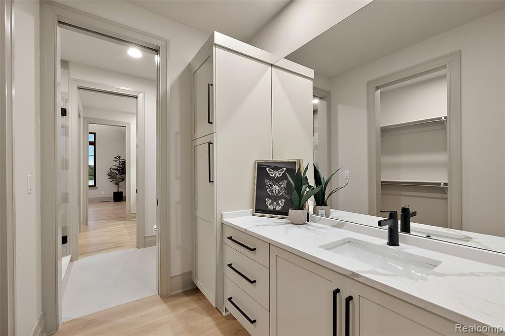 67736 Overlook Trail