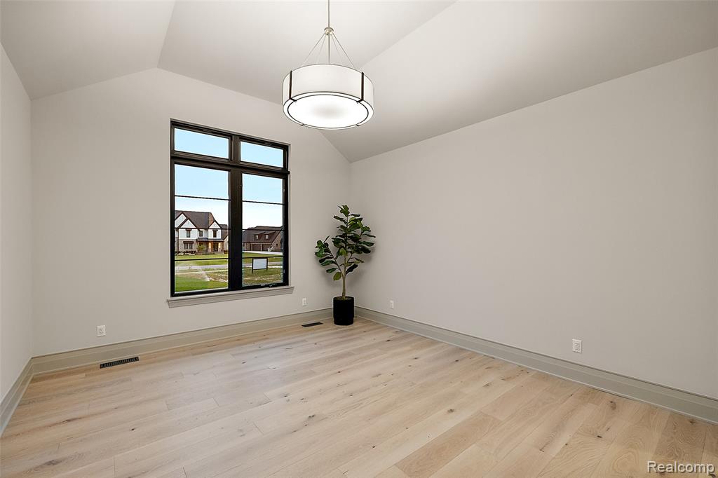 67736 Overlook Trail