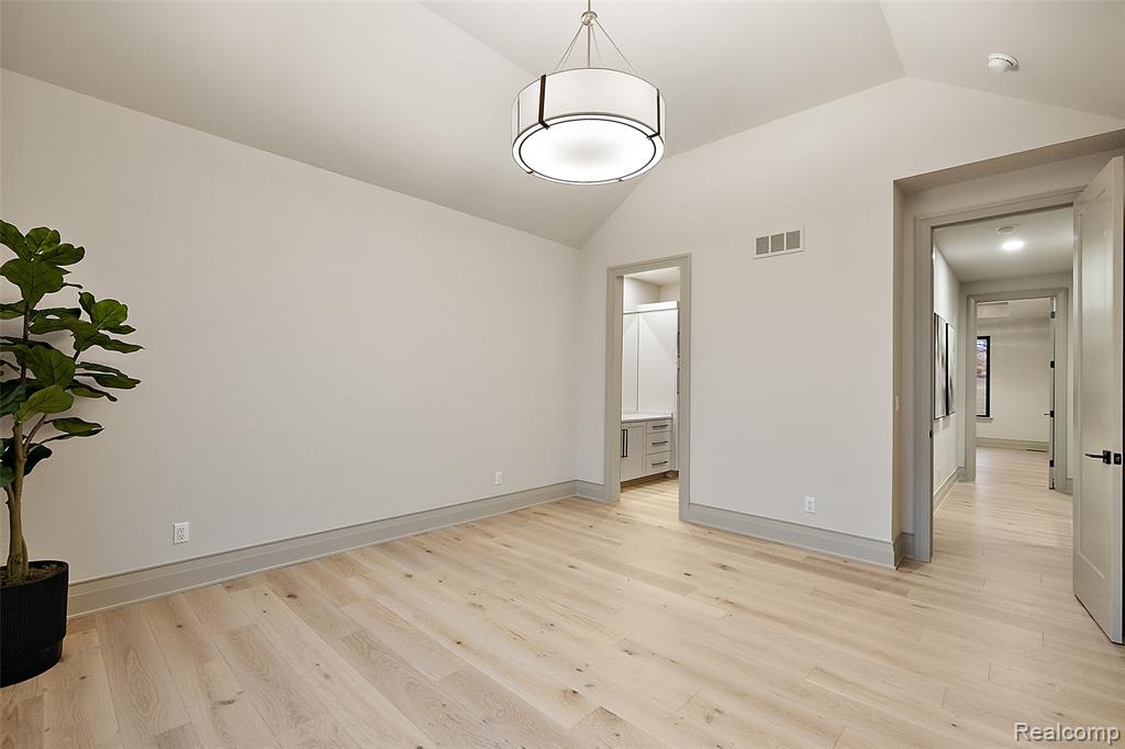 67736 Overlook Trail