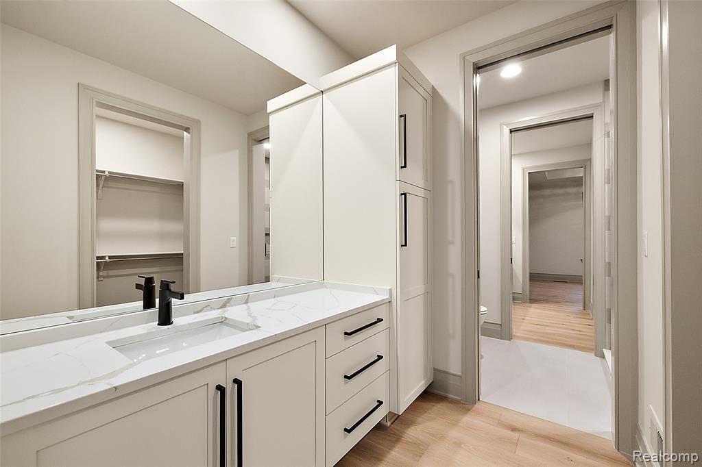 67736 Overlook Trail