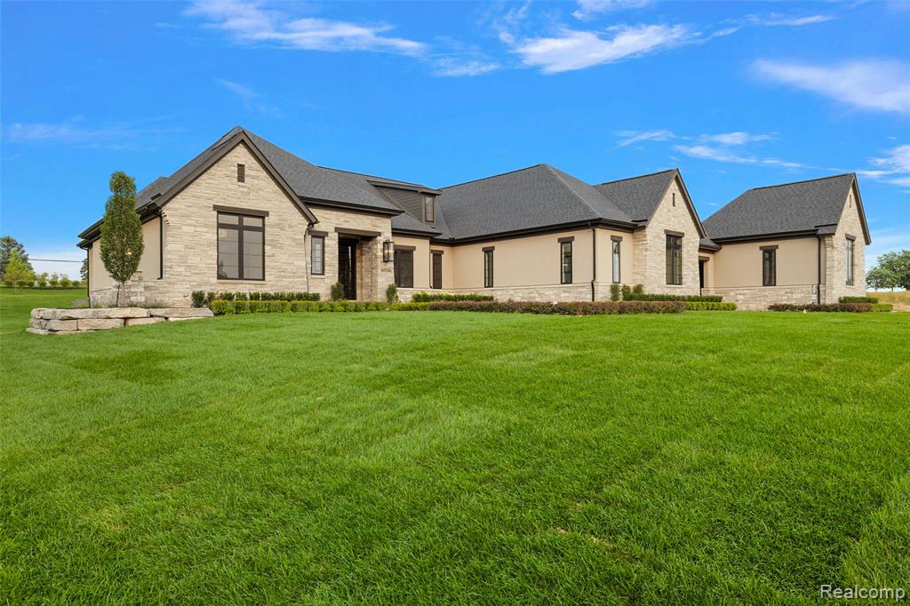 67736 Overlook Trail