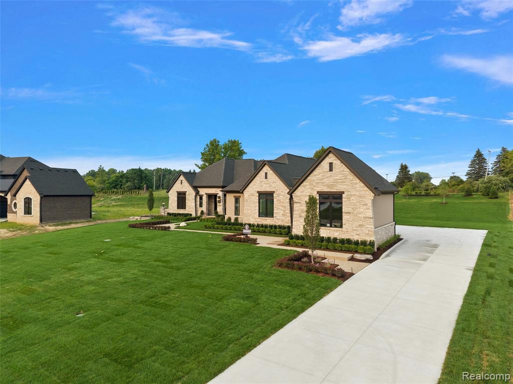 67736 Overlook Trail