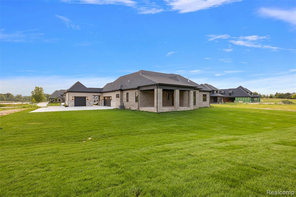67736 Overlook Trail