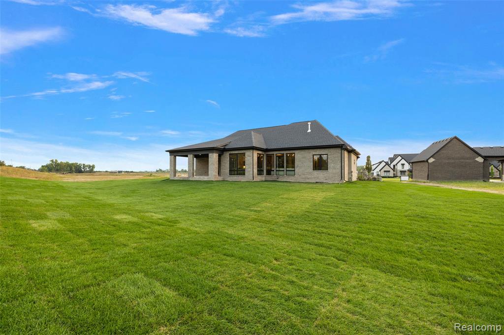 67736 Overlook Trail