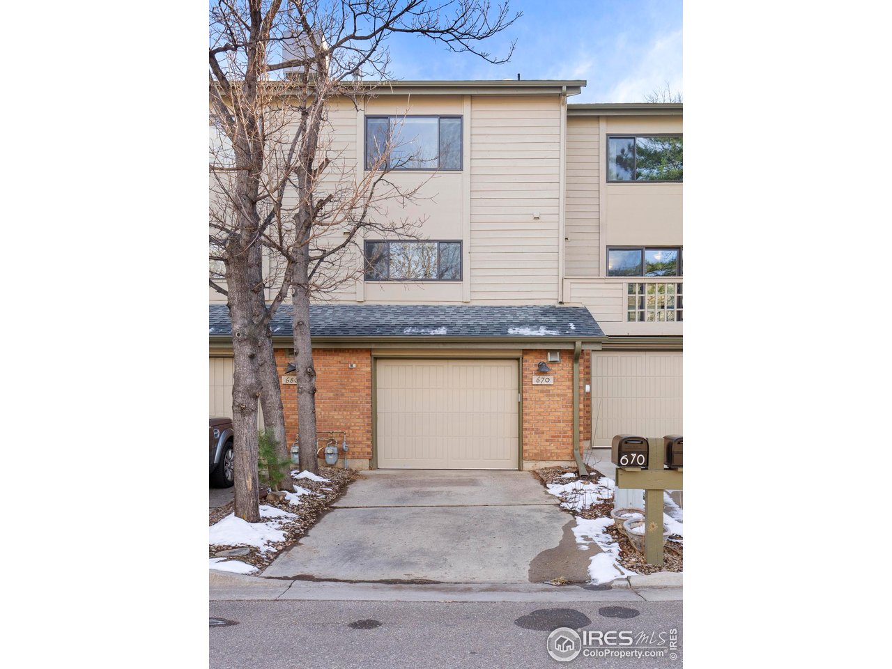 670 Quince Cir