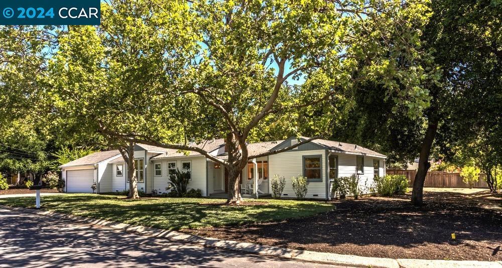 2 Evergreen Ct