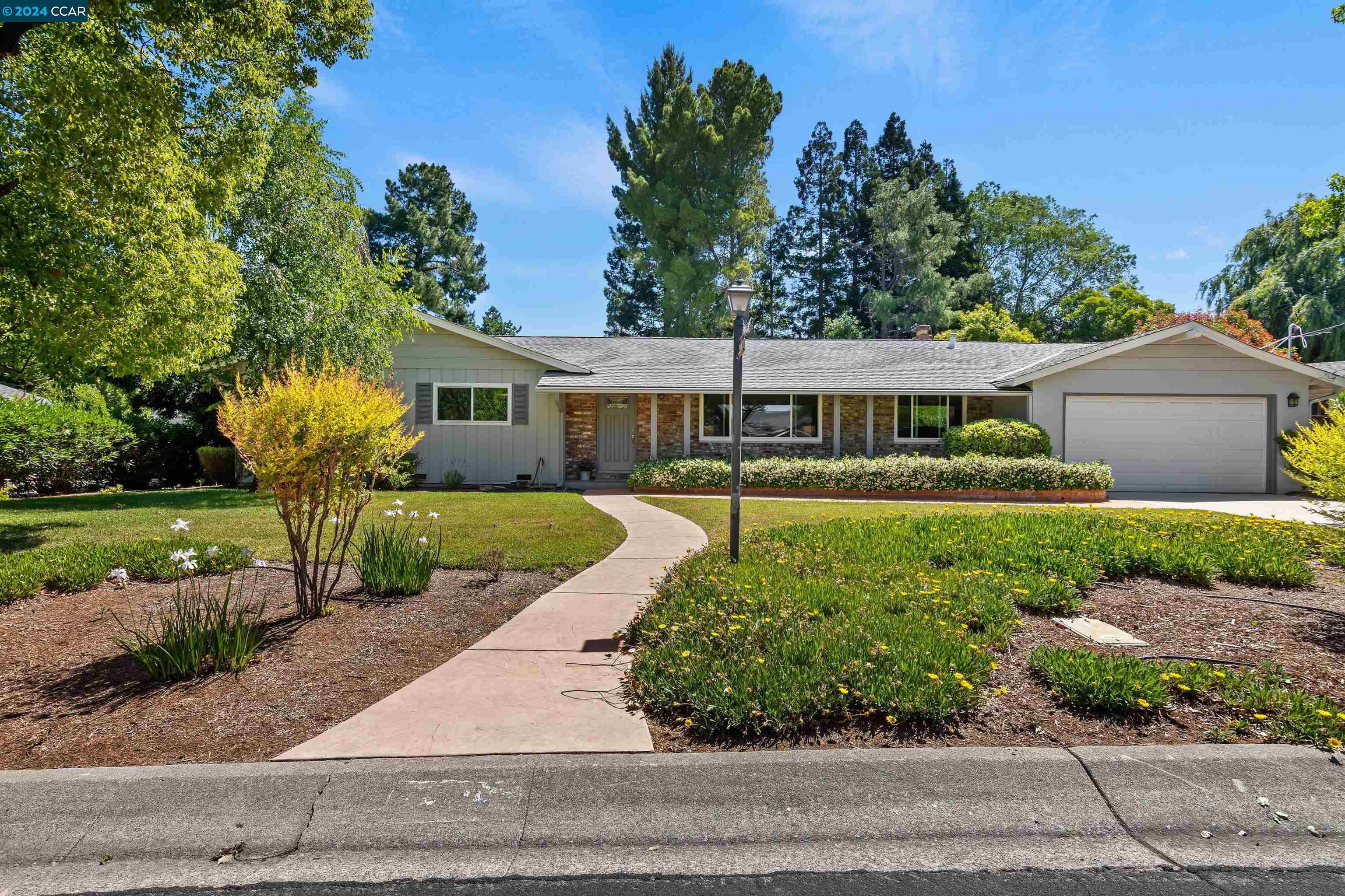 3111 Ebano Dr
