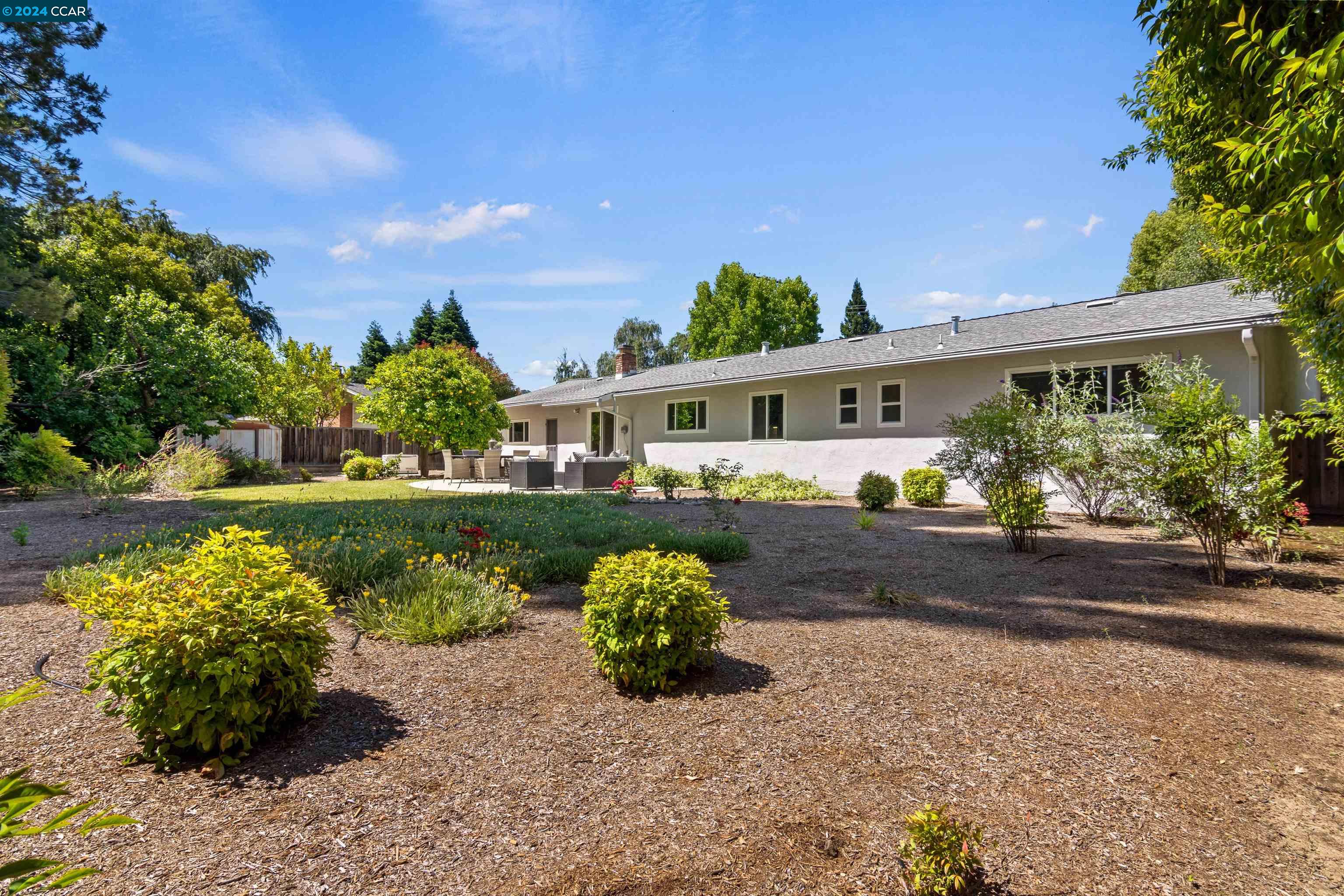 3111 Ebano Dr
