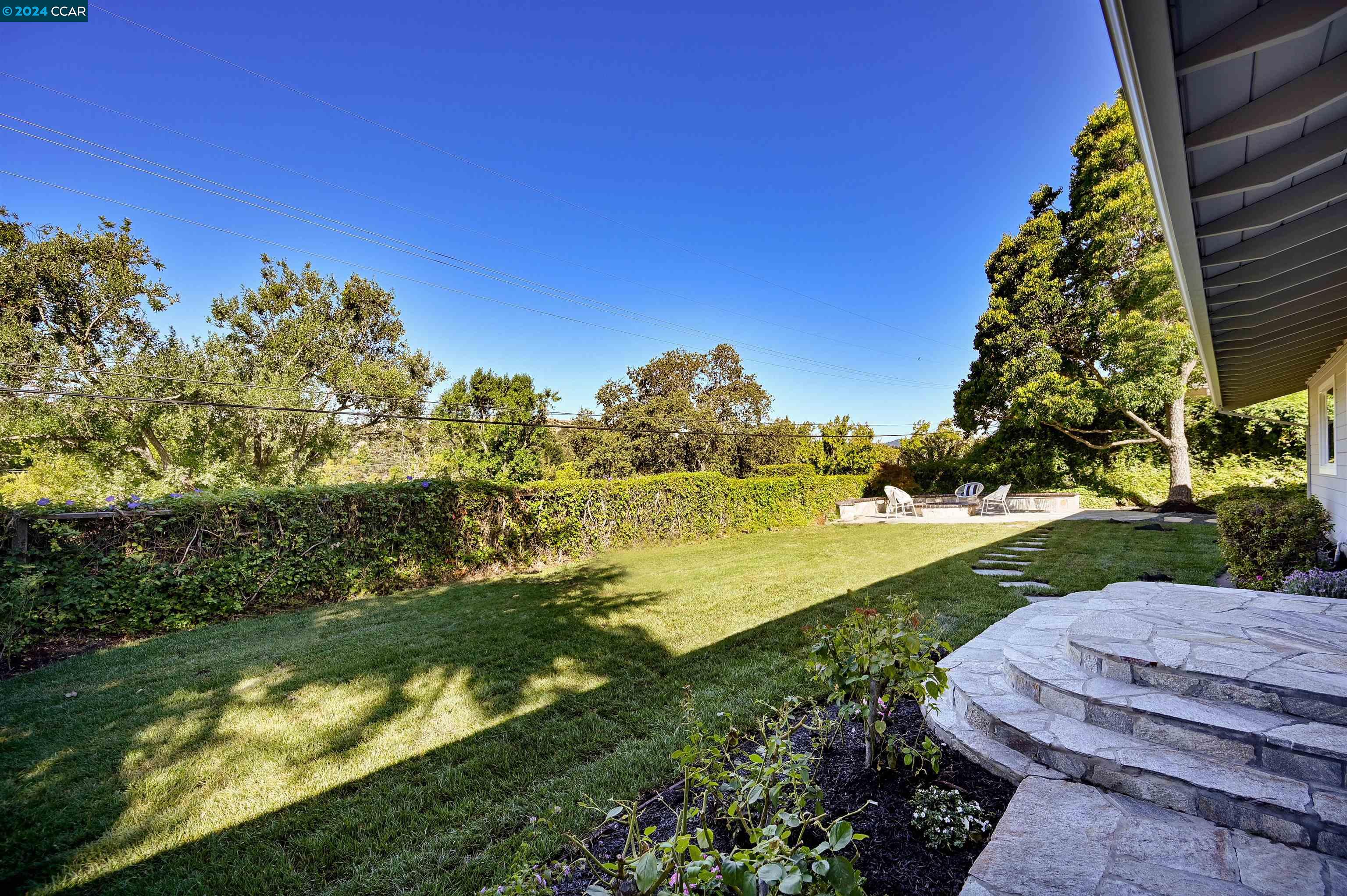 614 Huntleigh Dr