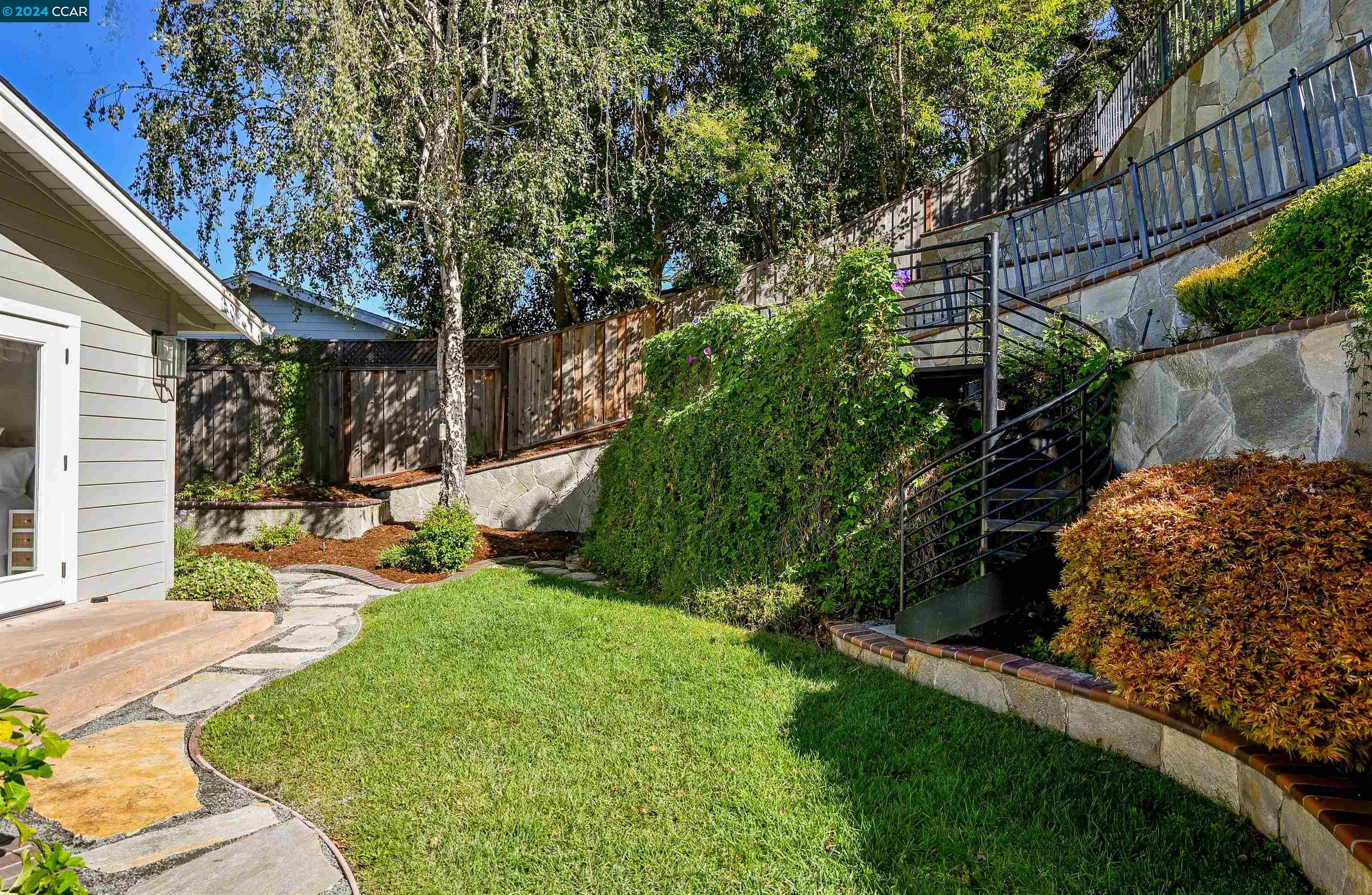 614 Huntleigh Dr